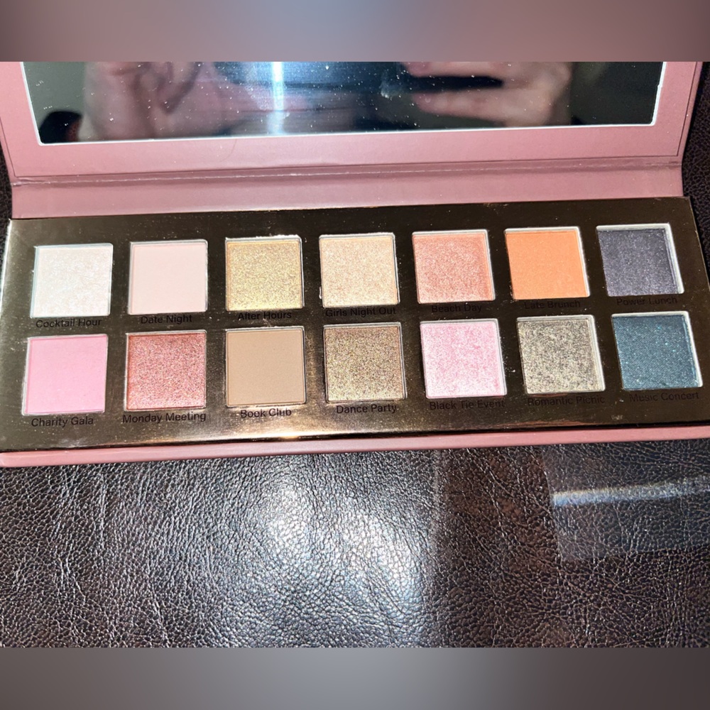 *Brand New* Mally “Best Dressed Lids” eyeshadow palette
